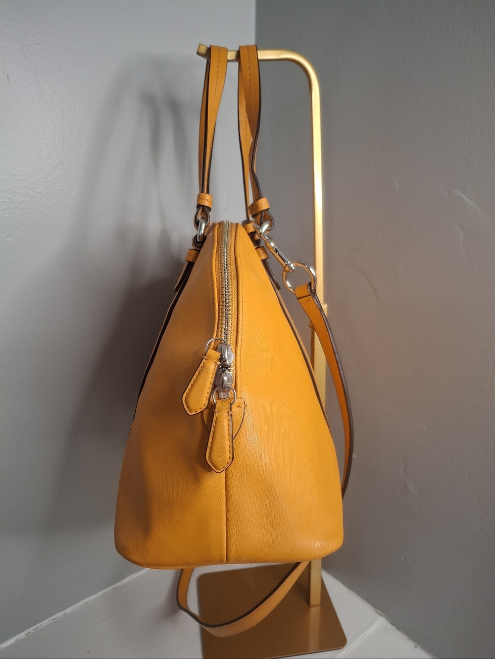 Coach Peyton Cora Domed Satchel Bag With Crossbody in Pumpkin EUC - Picture 3 of 7